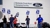 La huelga de UAW podría poner en peligro las estrategias financieras de GM y Ford