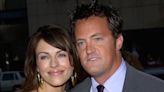 Elizabeth Hurley dio detalles de cómo fue trabajar con Matthew Perry en su peor época de adicciones: “Fue una pesadilla”