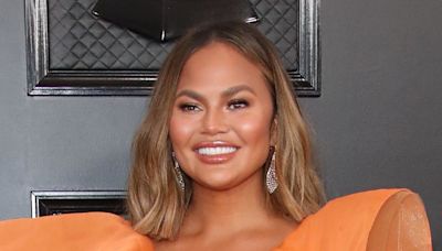 Chrissy Teigen Just Inspired Our Spring Haircut With This Textured Lob