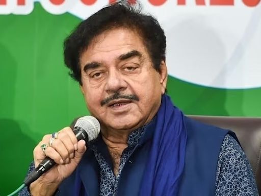 'Dad had viral fever and weakness...': Actor-politician Shatrughan Sinha hospitalised, confirms son Luv Sinha