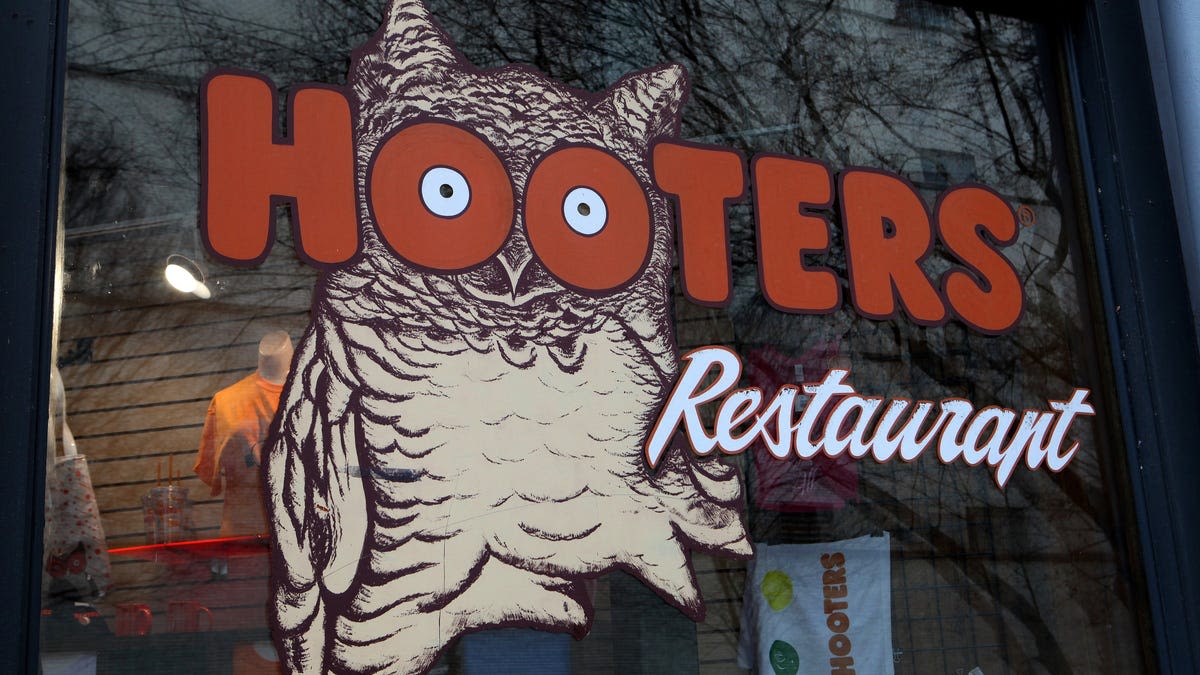 Hooters is abruptly closing a bunch of locations