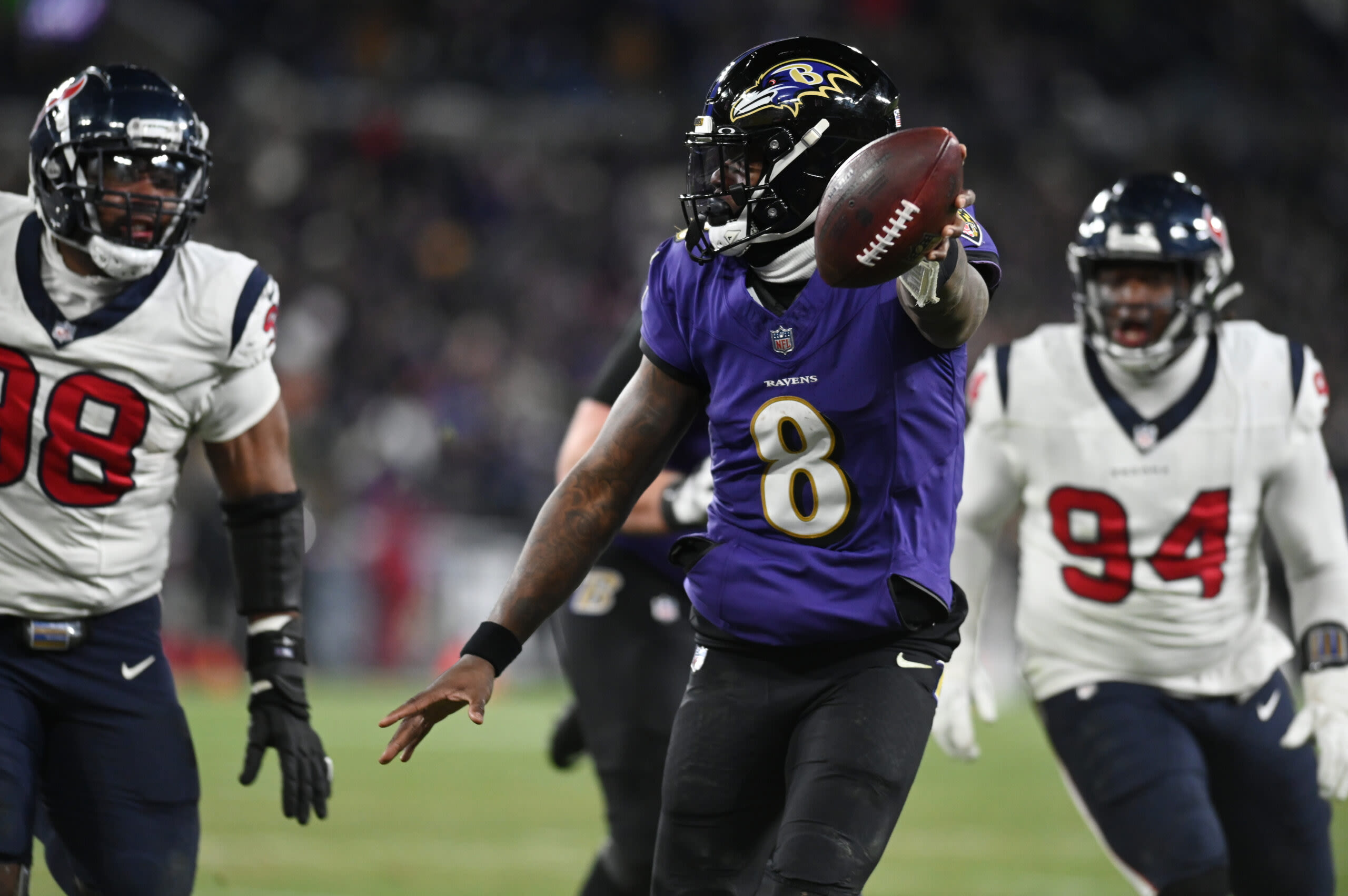 Ravens QB Lamar Jackson believes former players should get first dibs on ‘College Football 25’