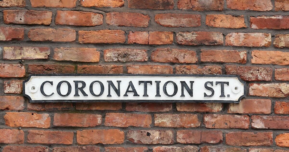 Coronation Street legend teases return from the dead after five years