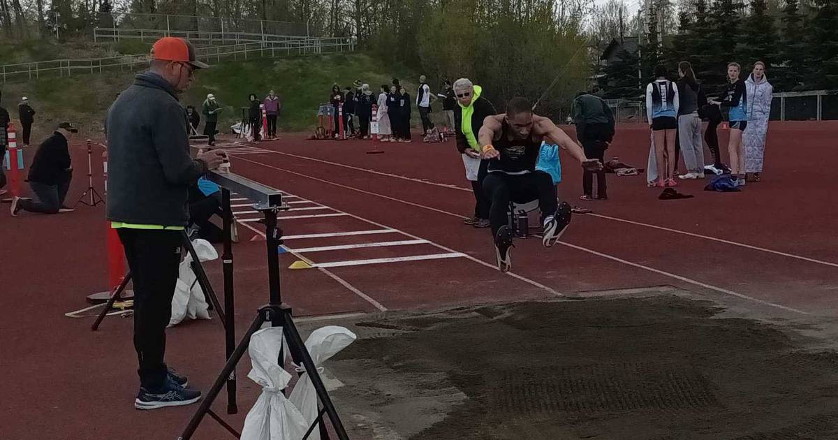 Reigning state long jump champions break records at Region IV track and field championships