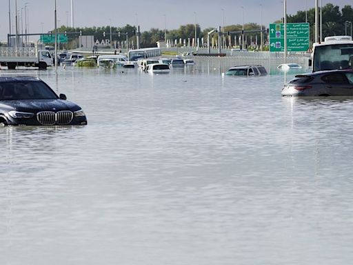 Según los expertos, las lluvias récord de Dubái no se deben a la siembra de nubes