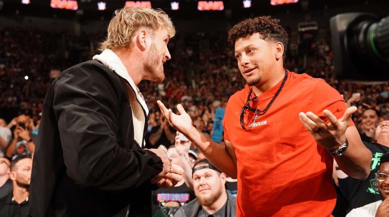 Pat McAfee Believes Patrick Mahomes Knew Jey Uso Would Duck Logan Paul’s Loaded Punch - PWMania - Wrestling News