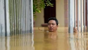 Hanoi river level hits 20-year high as SE Asia typhoon toll passes 150 | Fox 11 Tri Cities Fox 41 Yakima