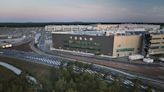 Land Brandenburg gibt grünes Licht: Tesla darf Fabrik in Grünheide ausbauen