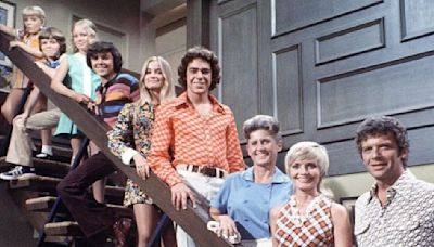 The Brady Bunch Alum Barry Williams Recalls How All The Young Cast ‘Hooked Up With Each Other’ Offscreen