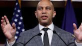 Hakeem Jeffries Calls Out Samuel Alito For 'Sympathizing' With Jan. 6 Rioters