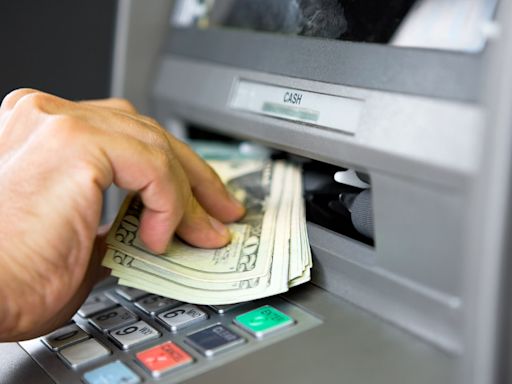 I’m a Bank Teller: 3 Reasons Some ATMs Don’t Offer Every Type of Bill