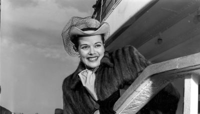 Janis Paige, comedic singing star of stage and screen, dies at 101