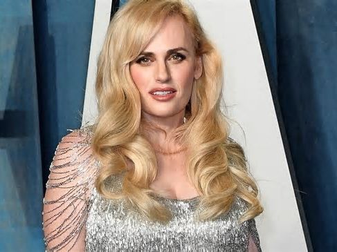 Rebel Wilson wirft Sacha Baron Cohen sexuelle Belästigung vor