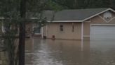 Imágenes de la emergencia: inundaciones repentinas desbordan ríos y cubren vecindarios en Texas y Louisiana