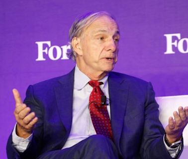 Der Milliardär Ray Dalio sagt, er setze auf Gold, um sich gegen die Markt-Risiken abzusichern