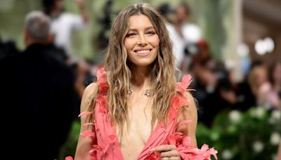 Jessica Biel Defends Her 20-lb. Epsom Salt Met Gala Bath: 'Little Red Carpet Hack'