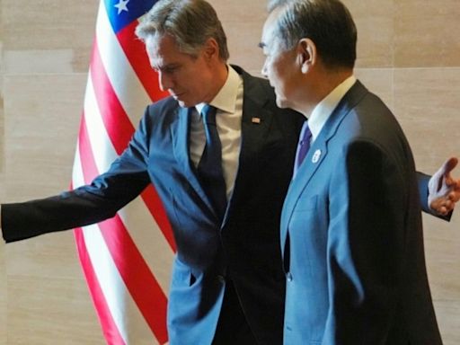 China e EUA trocam advertências sobre Mar do Sul chinês