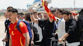 La selección española celebra en Madrid su victoria en la Eurocopa, en imágenes