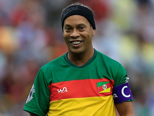 Ronaldinho backtracks on bizarre Brazil criticism after brutal Raphinha response