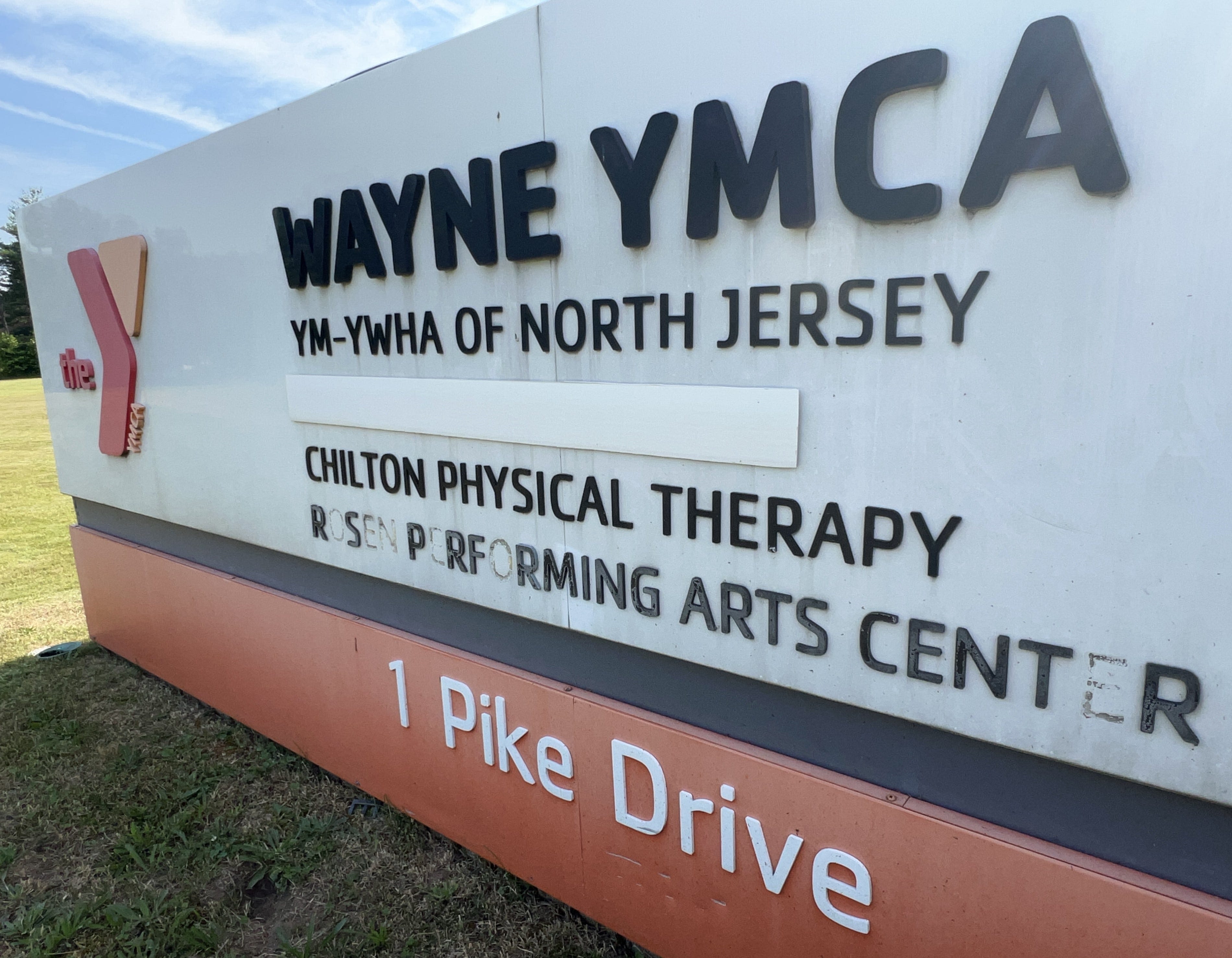 Wayne YMCA's 155 workers given layoff papers, but town will hire most of them, says mayor