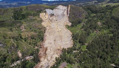 Papua New Guinea disaster: Fears rise of a second landslide and disease outbreak at site