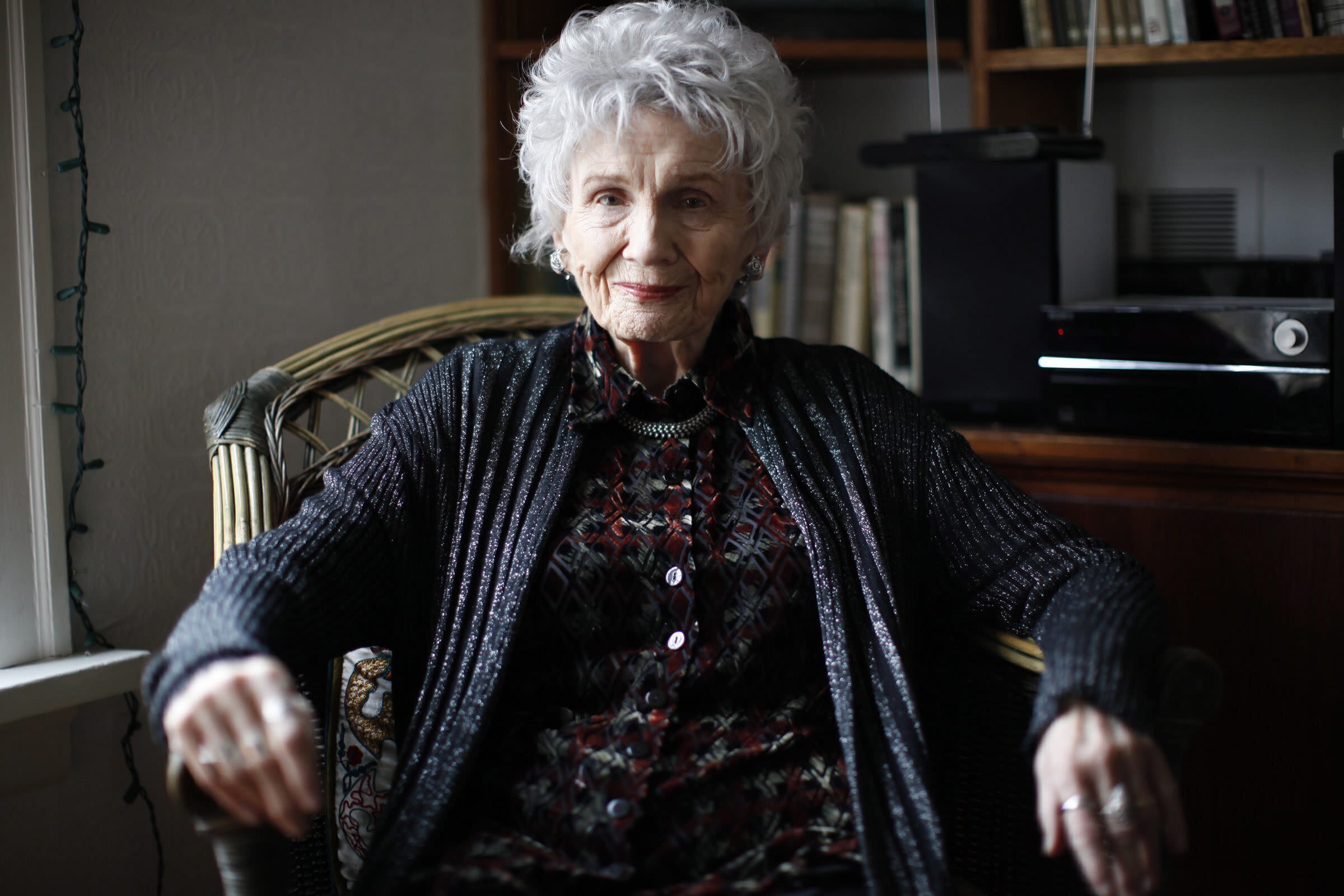 Alice Munro's daughter alleges sexual abuse by the late author's husband