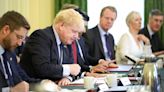 Johnson tenta impulsionar Governo britânico