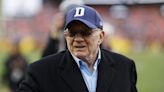 Cowboys' Jerry Jones defends GM record, role as contract drama boils