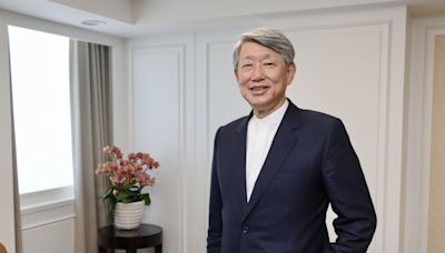 經濟部長郭智輝射雙箭 (圖)