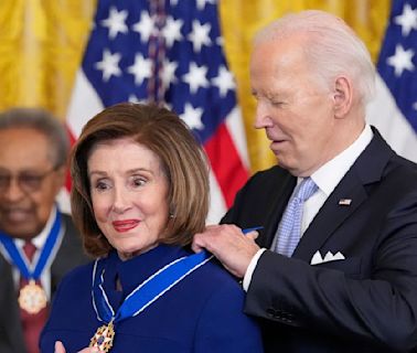 Biden verleiht US-Freiheitsmedaille an prominente Demokraten