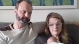 Casal americano, 'preso' por três meses no Brasil após parto de bebê prematuro, retorna aos EUA