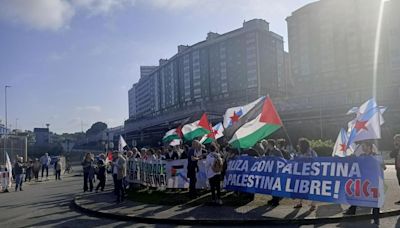 Atraca en A Coruña la 'Flotilla de la Libertad': decenas de personas muestran su solidaridad contra el "genocidio" en Gaza