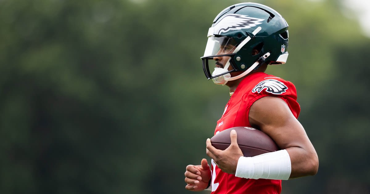 Jalen Hurts watch: Eagles' offense keeps it short for camp's third practice