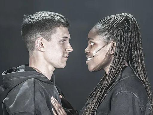 ‘Romeo y Julieta’, con Tom Holland y Francesca Amewudah-Rivers, recibe impactante ovación