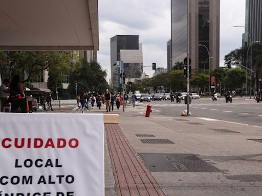 Roubos caem, mas Brasil tem 2 celulares levados por ladrões a cada minuto