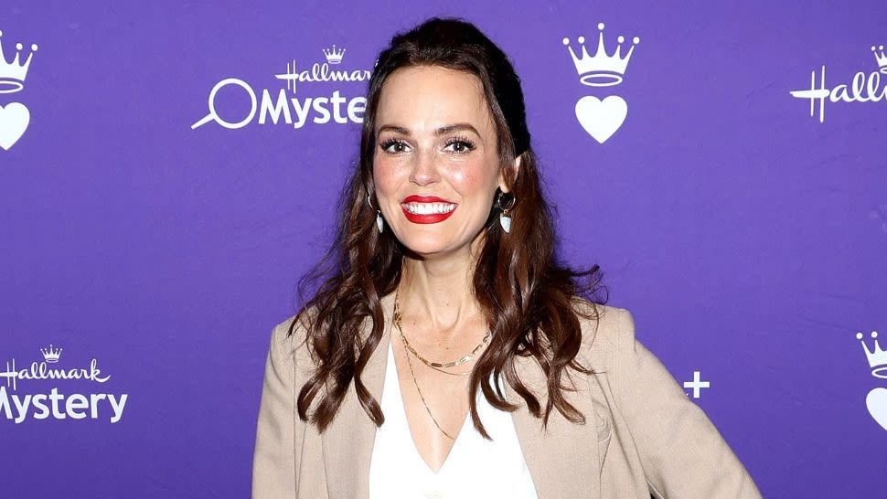 Erin Cahill Talks Making Hallmark Magic, Her Co-Star Group Chat and Gives a FIRST Look at Her New Rom-Com!