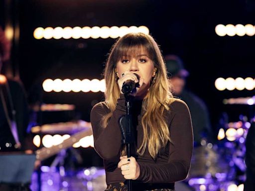 Fans Say Kelly Clarkson is 'Unreal' in Recent Kellyoke Cover: 'What a Pure Talent'