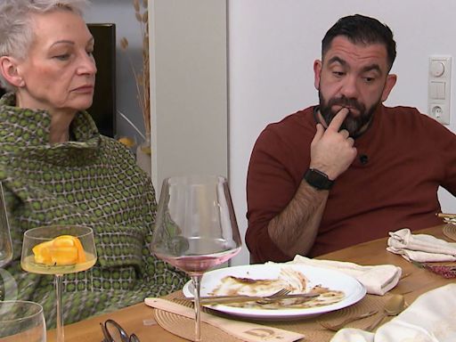 Fauxpas beim "perfekten Dinner": Gäste bleiben vor dreckigem Geschirr sitzen