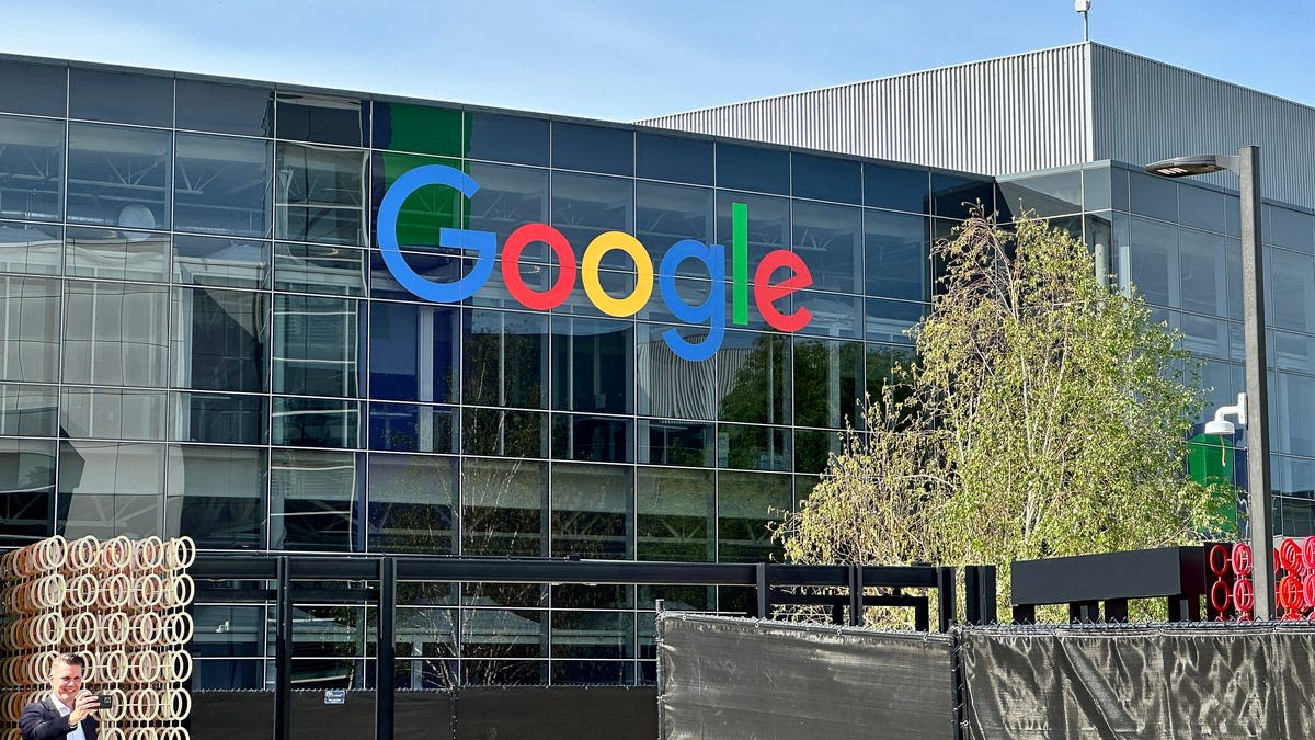 Half of Google's white-collar staff 'does no real work,' Silicon Valley VC says