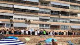 Cadena humana en Alicante para pedir que se ejecute el proyecto de la playa Serra Grossa con fondos europeos