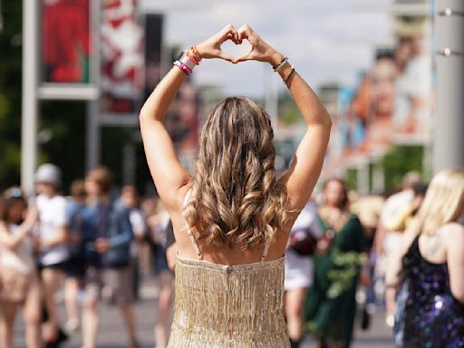 Taylor Swift fans scrambling as Aer Lingus pilots strike coincides with Dublin concert dates