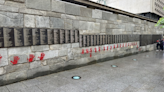 Le mur des Justes du mémorial de la Shoah vandalisé à Paris, la justice saisie par Anne Hidalgo