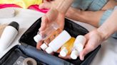 L'astuce imparable et toute simple pour éviter que vos shampoings et gels douche ne coulent dans votre valise