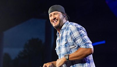 Luke Bryan Returning To Host CMA Awards For The Fourth Time