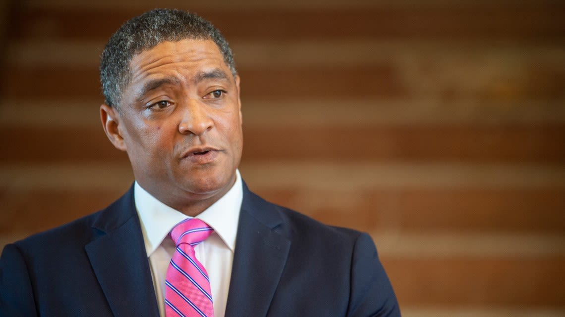 Paramedic told police Cedric Richmond looked intoxicated after crash but no sobriety test given; report