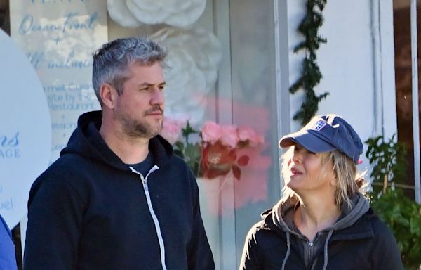 Renée Zellweger and Boyfriend Ant Anstead Enjoy the U.K. As She Films 'Bridget Jones's Diary 4'