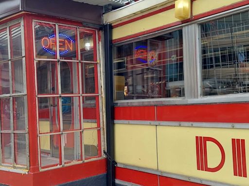 Closed during COVID, downtown St. Paul’s landmark Mickey’s Diner reopens