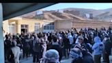 Novos protestos em funerais no Irão