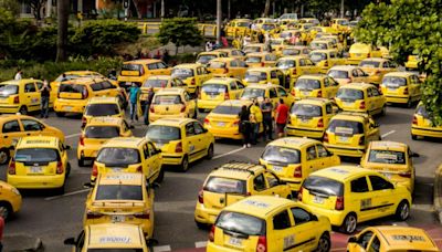 Más de 100.000 conductores, alarmados: petición de taxistas los dejaría sin trabajo