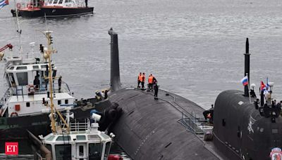 Why is there a Russian nuclear submarine just 200 miles off the coast of Florida?